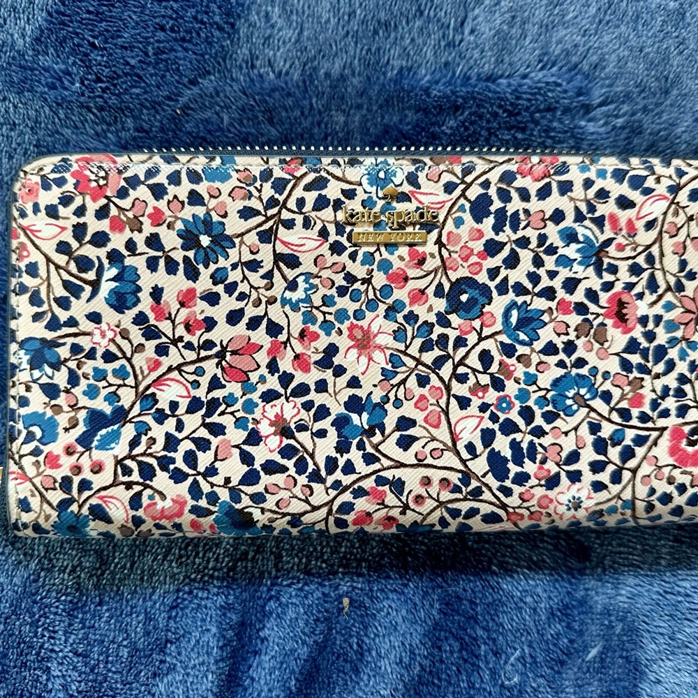 Kate Spade floral wallet